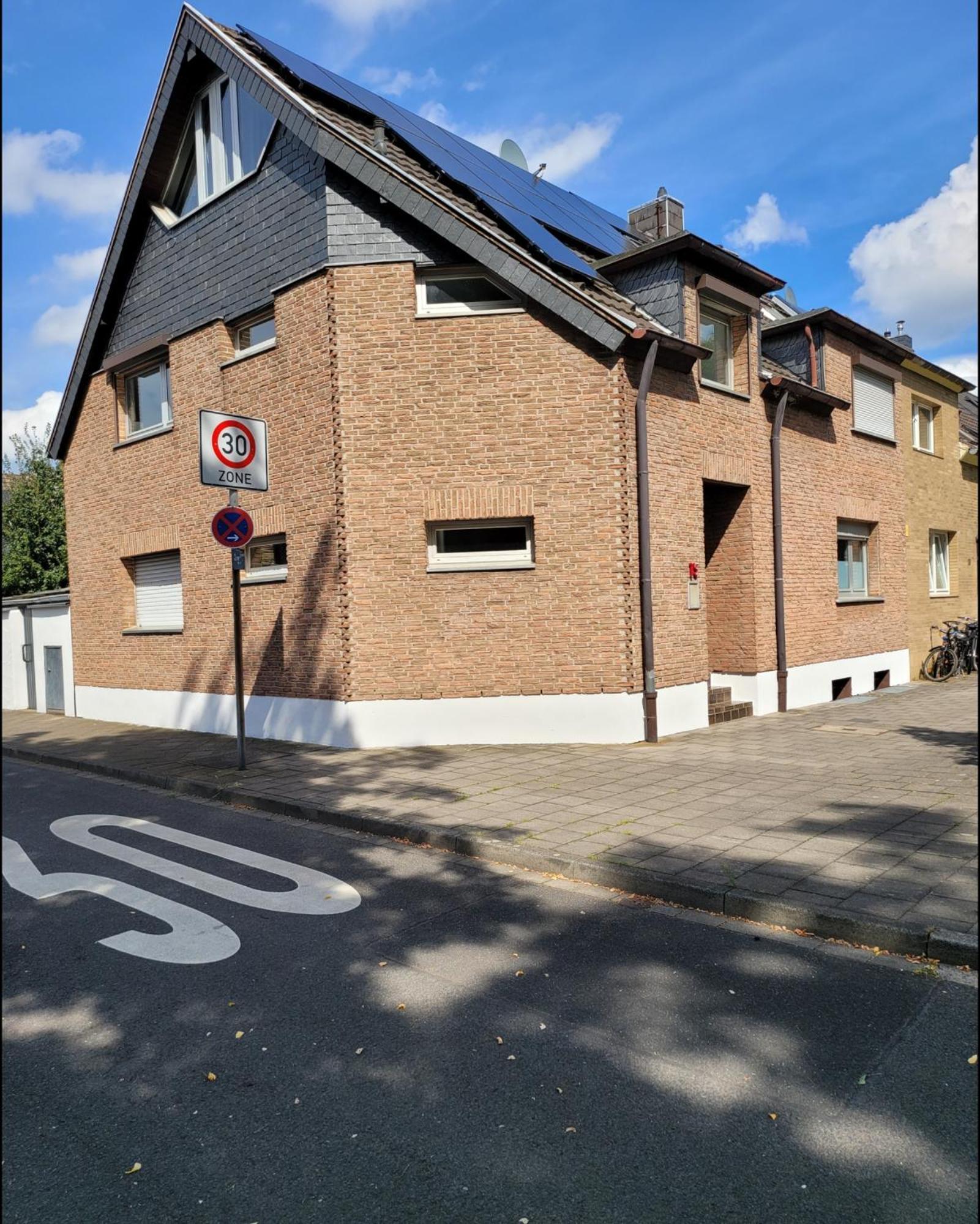 Messezimmer Am Thewissenweg Düsseldorf Exterior foto